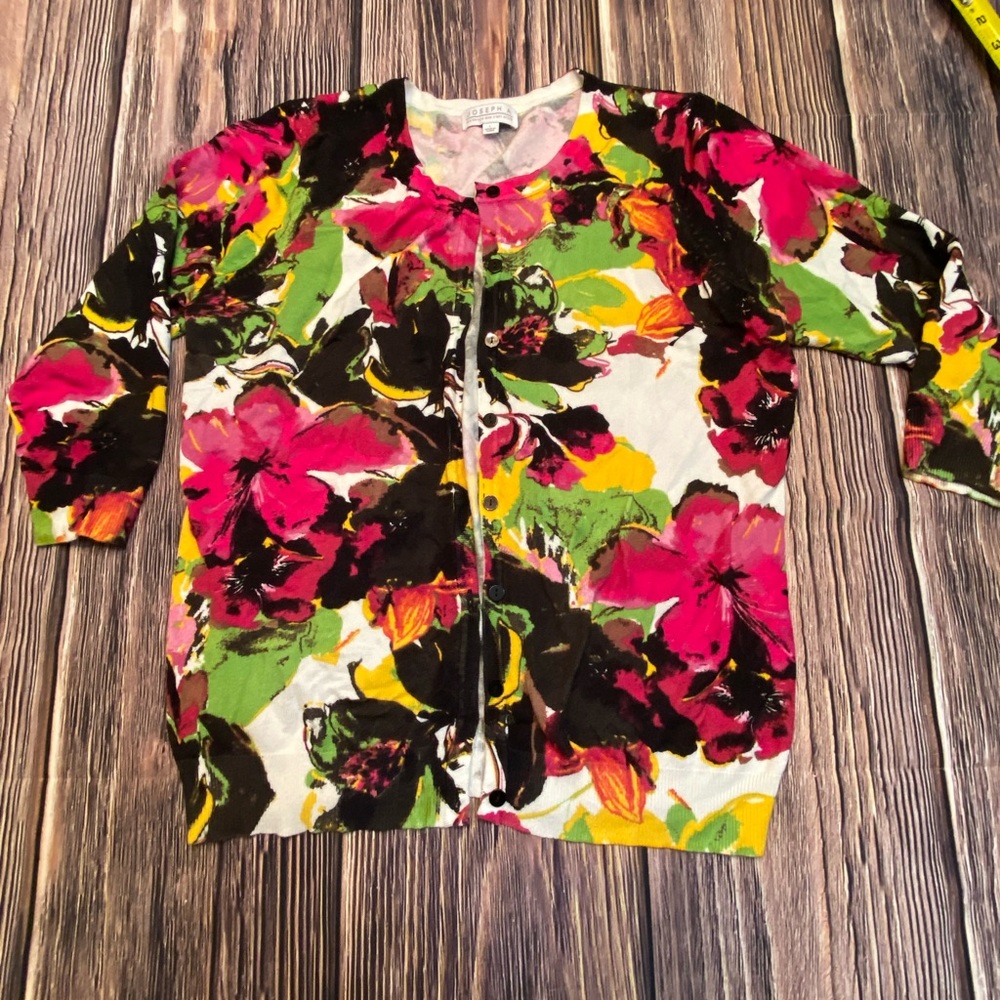 Joseph A Floral 3/4 Sleeve Cardigan Sweater. Size Small.
